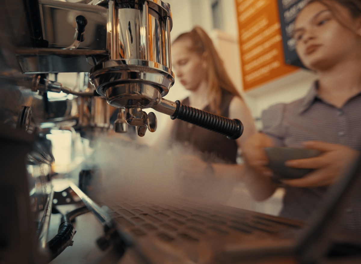 Melk opschuimen thuis: zo lukt het zonder machine