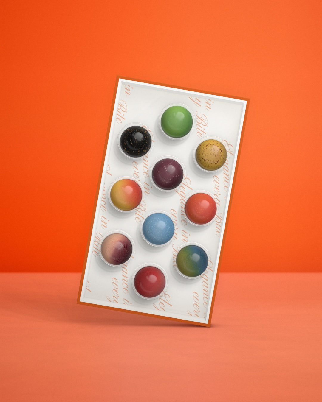 Open bonbonbox met 10 bonbons in verschillende smaken in heldere cupjes
