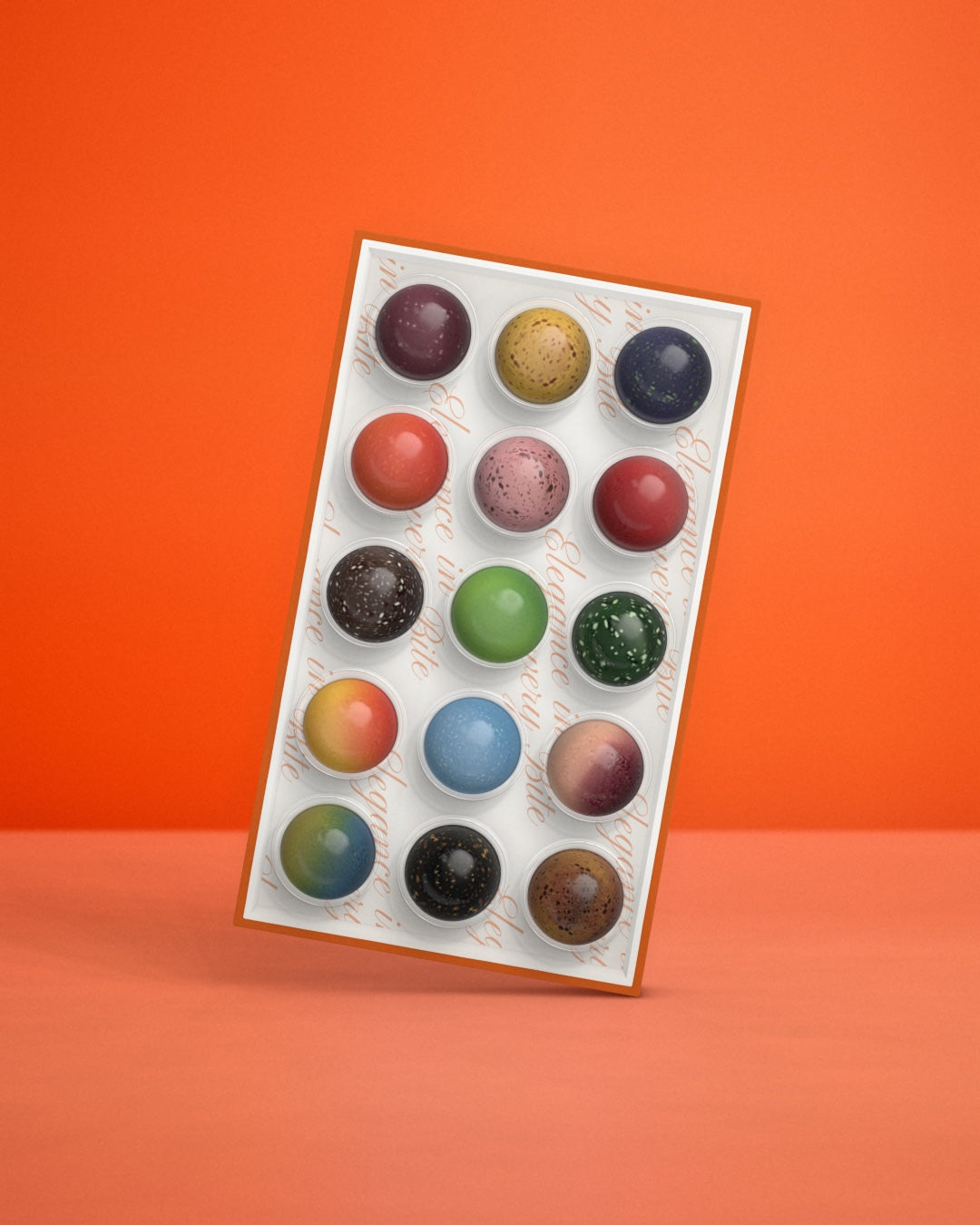 Open bonbonbox met 15 bonbons in verschillende smaken in heldere cupjes