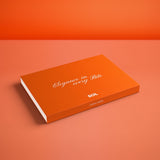Dichte oranje bonbonbox van SIJL met de tekst Elegance in every Bite