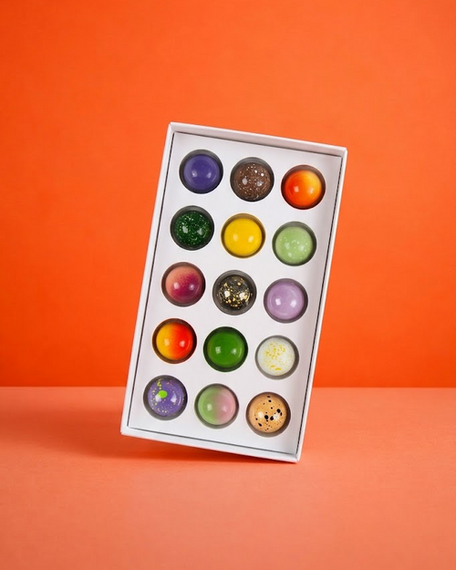 Verrassingsbox met 15 handgemaakte bonbons van SIJL, samengesteld door onze chocolatiers