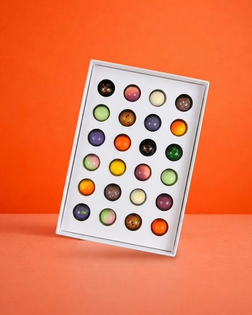 Verrassingsbox met 24 handgemaakte bonbons van SIJL om te delen